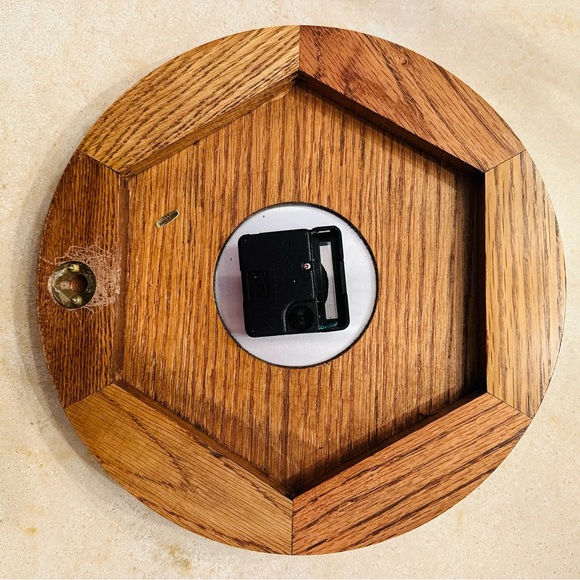 Wall Clock from Brookstone. Measures 11” . The gold frame of clock is 8” Quartz - Picture 4 of 7